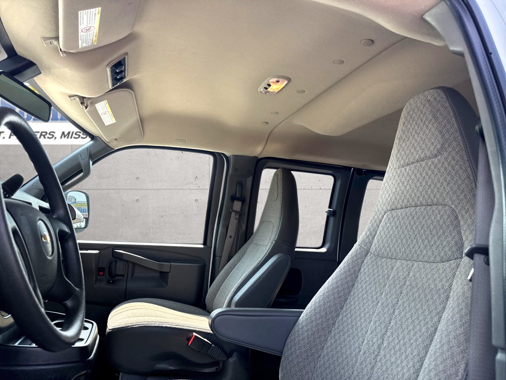 2025 Chevrolet Express LT