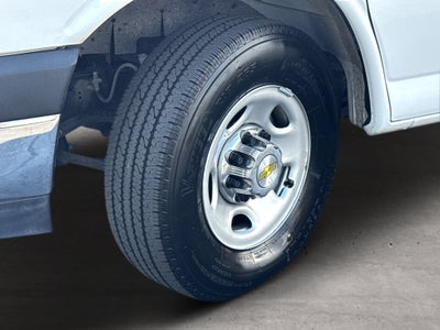 2025 Chevrolet Express LT