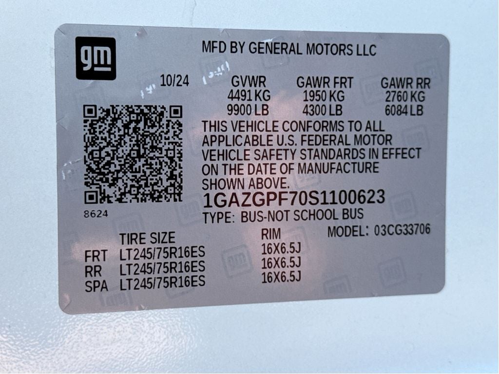 2025 Chevrolet Express LT
