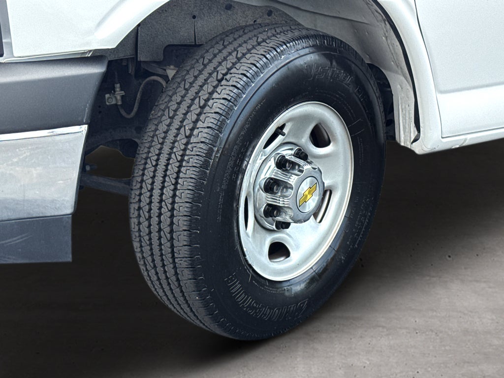 2025 Chevrolet Express LT