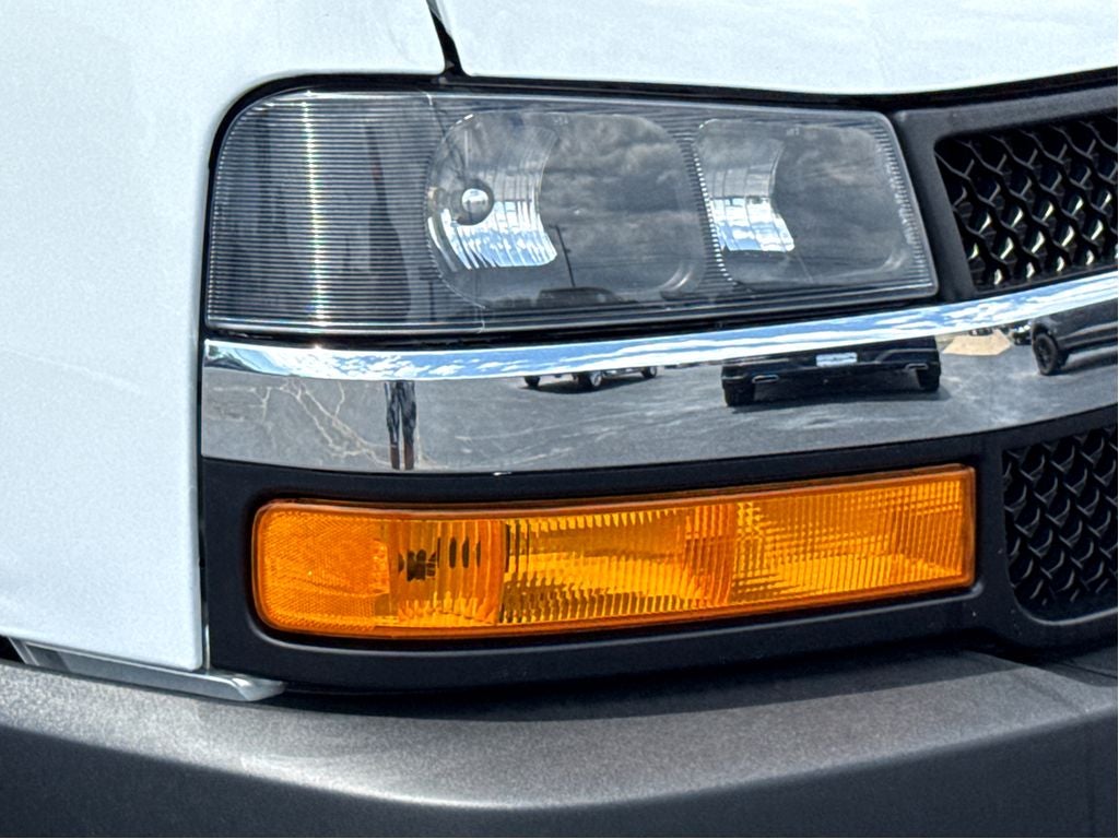 2025 Chevrolet Express LT