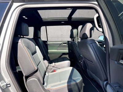 2024 GMC Acadia AWD AT4