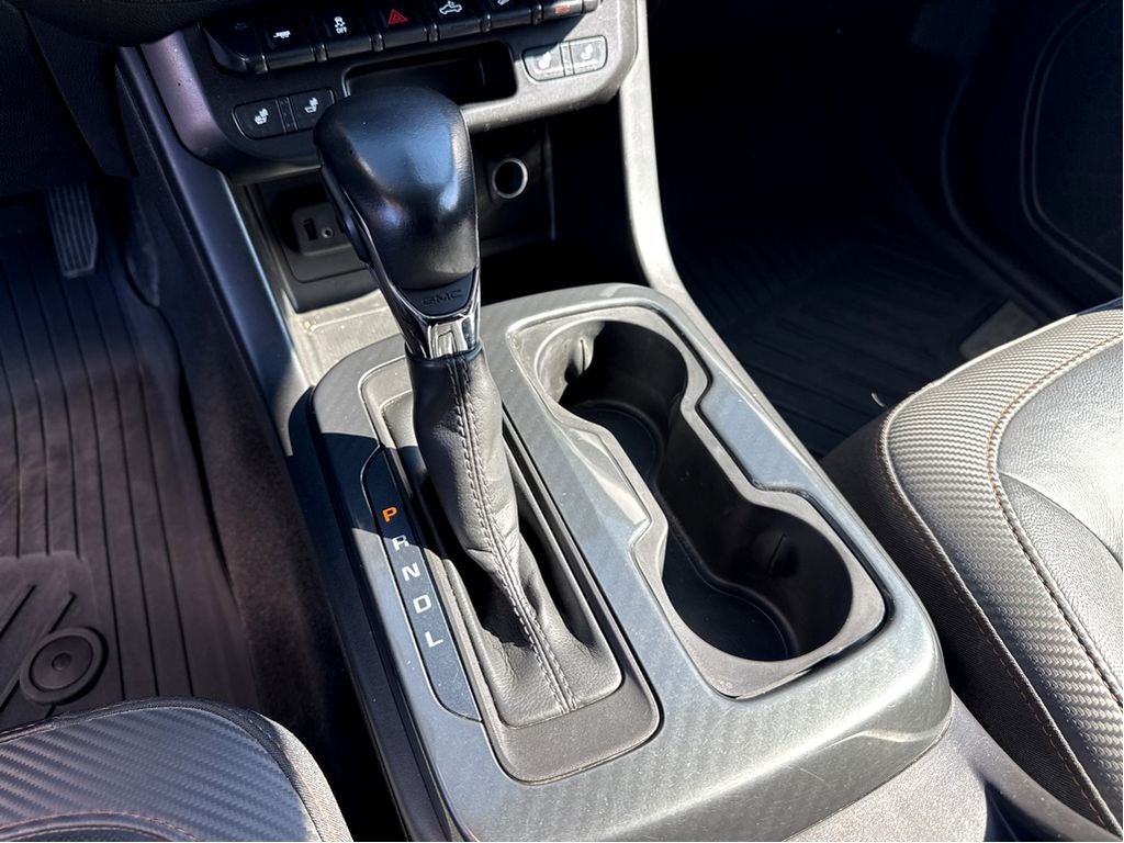 2022 GMC Canyon 4WD AT4 w/Leather