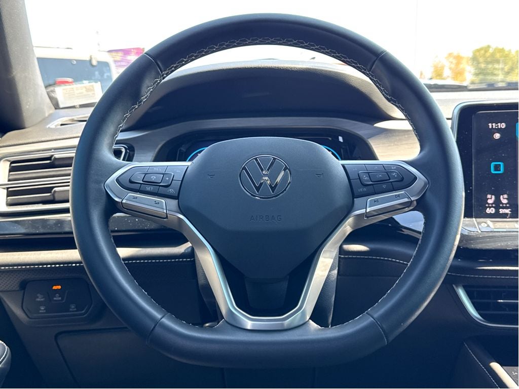 2024 Volkswagen Atlas Cross Sport 2.0T SE w/Technology