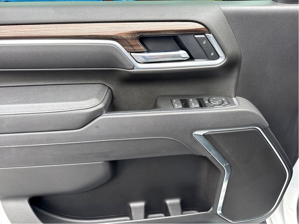 2025 Chevrolet Silverado LT