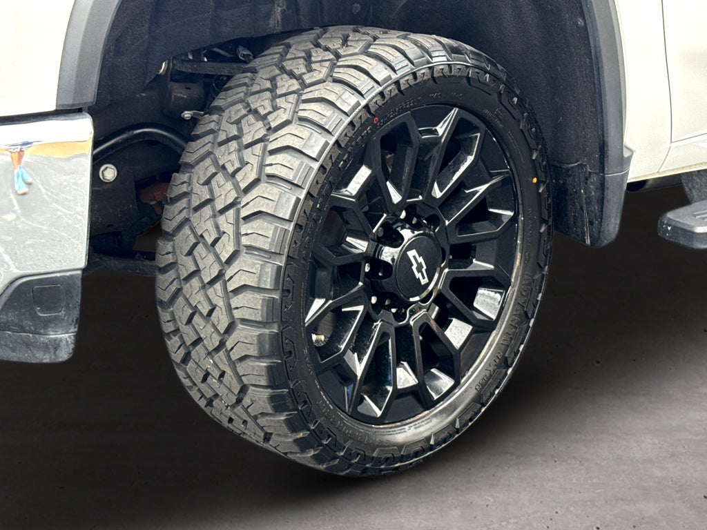 2025 Chevrolet Silverado LT