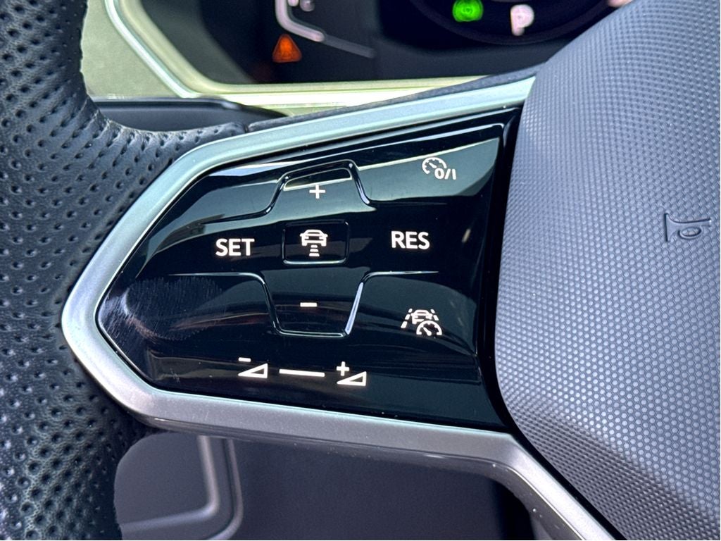 2022 Volkswagen Tiguan SEL R-Line