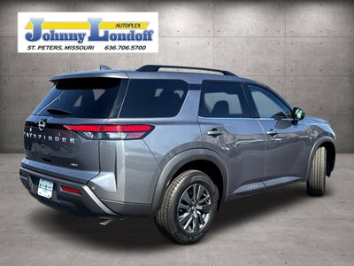 2025 Nissan Pathfinder SV