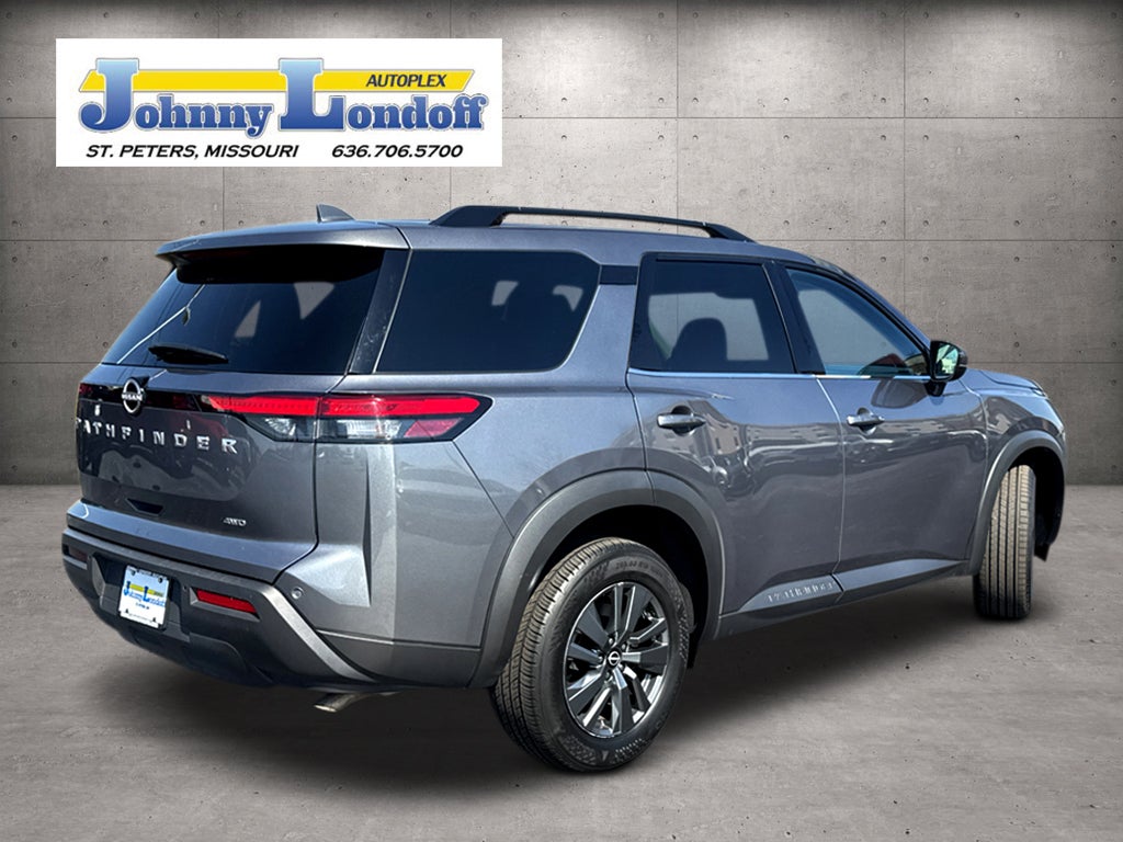 2025 Nissan Pathfinder SV