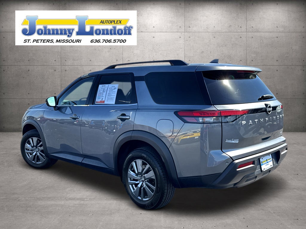 2025 Nissan Pathfinder SV